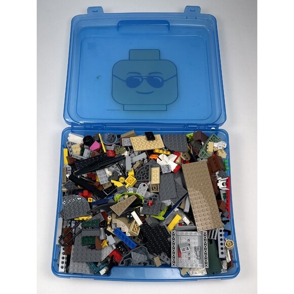 2010 LEGO Blue 13"x11"x3" STORAGE CASE Bin Minifig Head Sunglasses + Bricks 4lbs - Picture 3 of 6